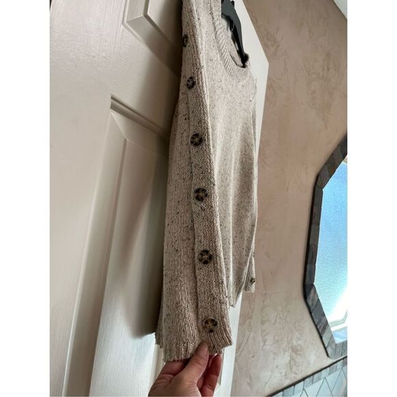 NWT Francesca’s Alya Heather Oat Crew Neck Sweater Button Sleeves Small - Picture 3 of 11